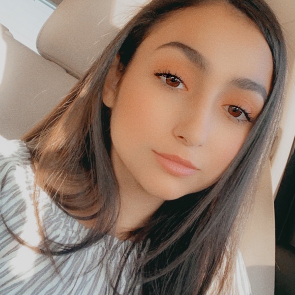 Meet your Posher, Emma - Picture 1 of 1